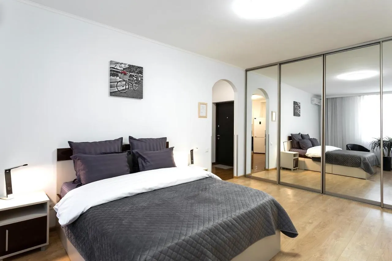 Sophie Black Apartments Kiev